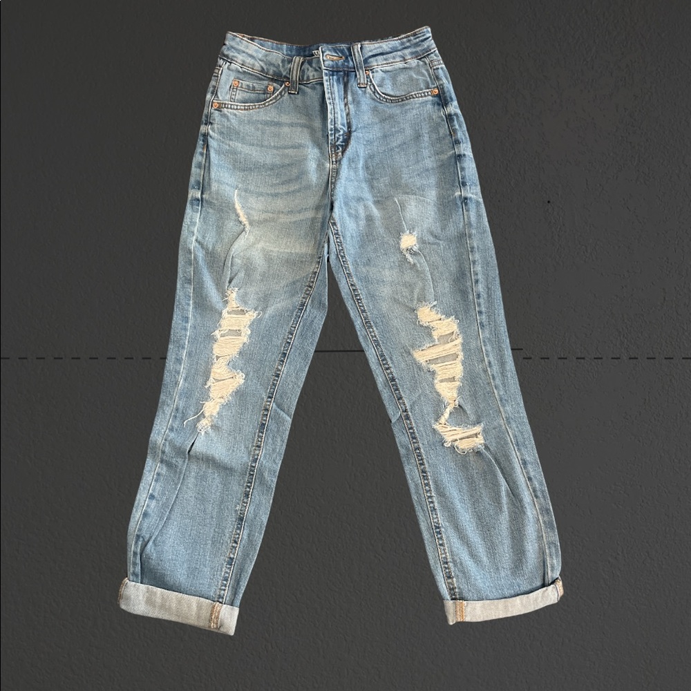 Wild Fable size 00 Never worn, slightly ripped, light wash